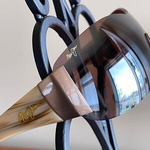 Maui Jim Kula Unisex Sunglasses with Polarized Lenses